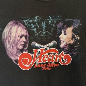 Heart Love Alive 2019 Graphic Tour Tee